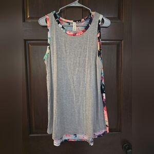 Vanilla Bay Gray Floral Tank Top Boutique Top Tee Womens Size M